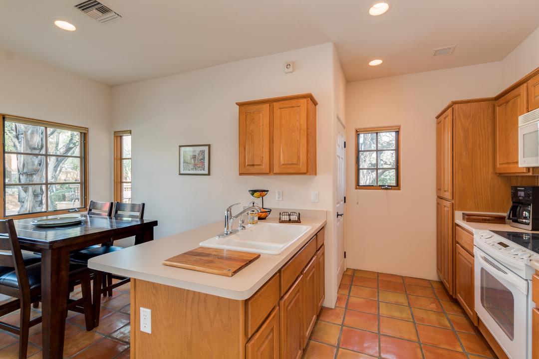 NORTH SCOTTSDALE HOME WITH SEPARATE 1,000 SQ. FT. GUEST HOUSE Arizona