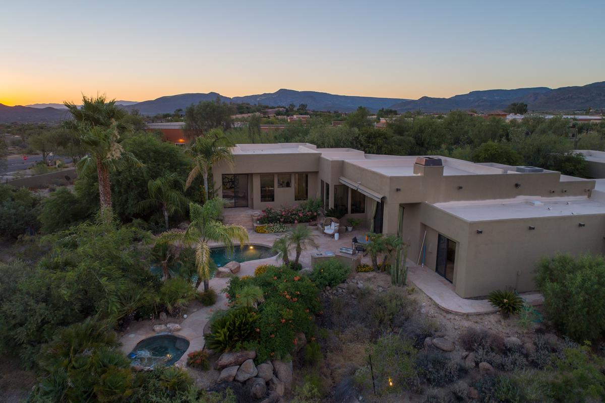 PRIVATE GATED ESTATE IN THE HEART OF CAREFREE Arizona Luxury Homes