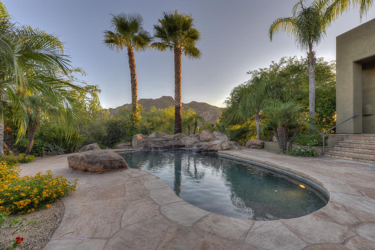 PRIVATE GATED ESTATE IN THE HEART OF CAREFREE Arizona Luxury Homes Mansions For Sale