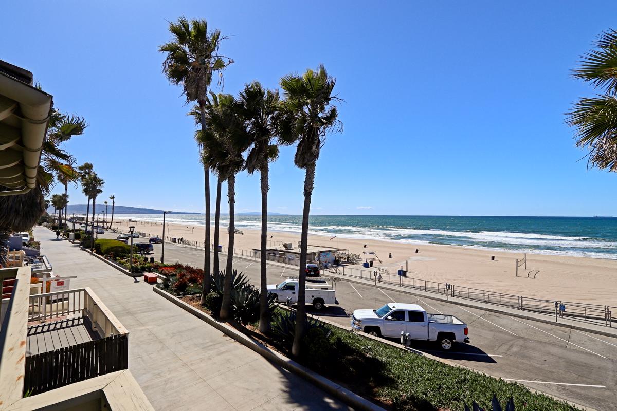 TRULY SPECIAL PIECE OF THE MANHATTAN BEACH STRAND California Luxury Homes Mansions For Sale