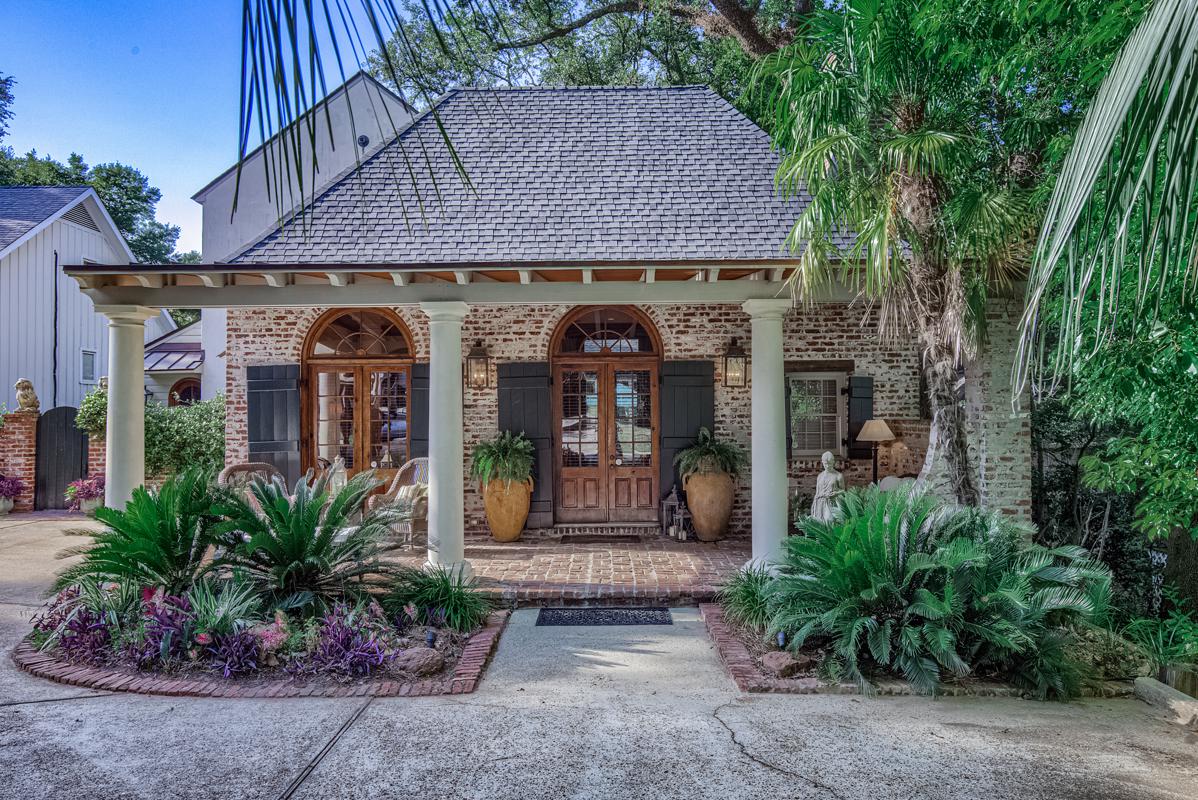 STUNNINGLY UNIQUE HOME WITH COMMERCIAL POTENTIAL ON THE GULF COAST Alabama Luxury Homes