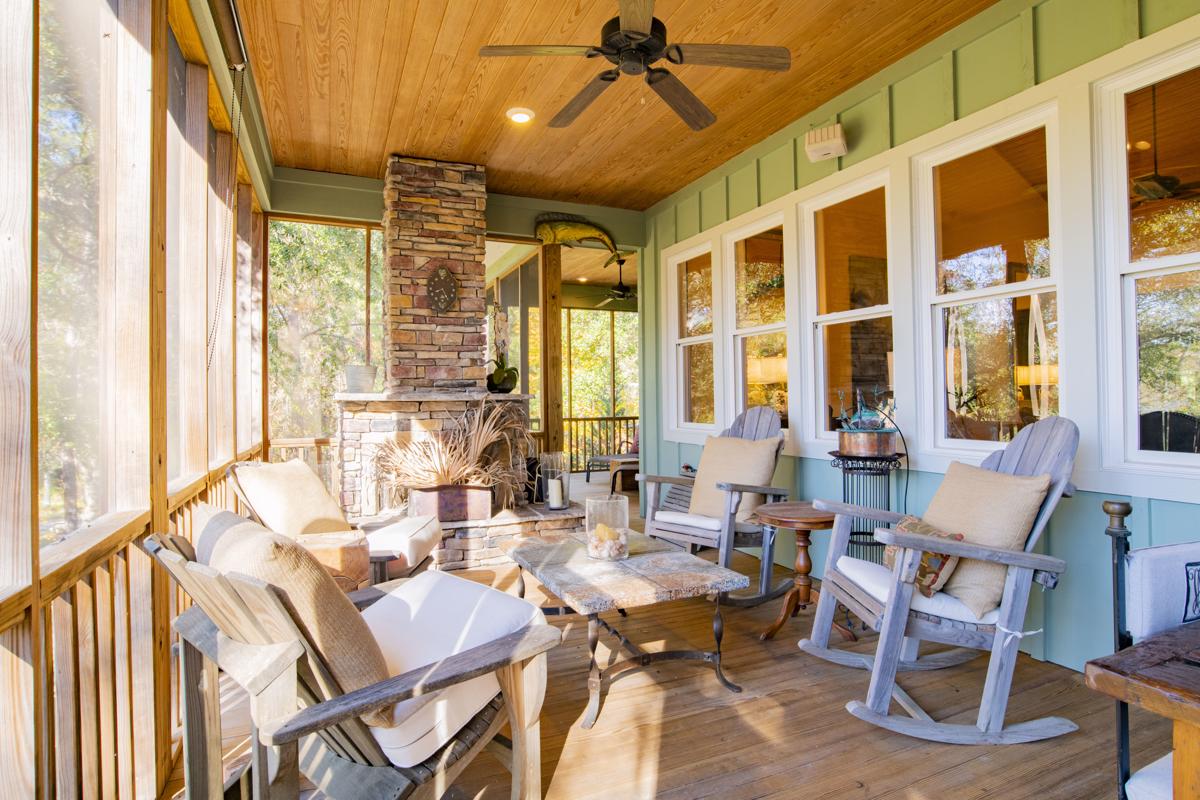 Luxury real estate 门控海滨庄园