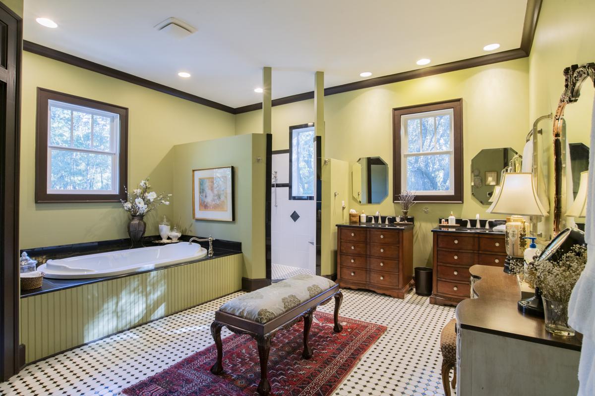 Luxury real estate 门控海滨庄园