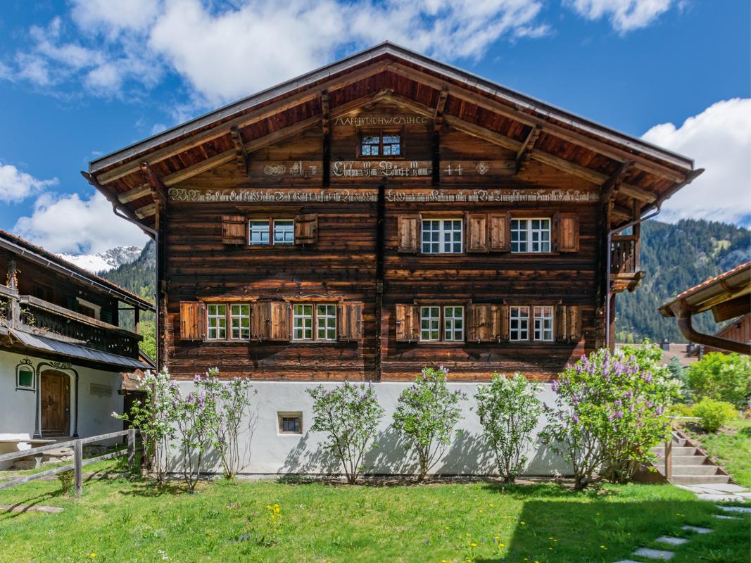 BEAUTIFUL SINGLE MOUNTAIN HOUSE Switzerland Luxury Homes Mansions