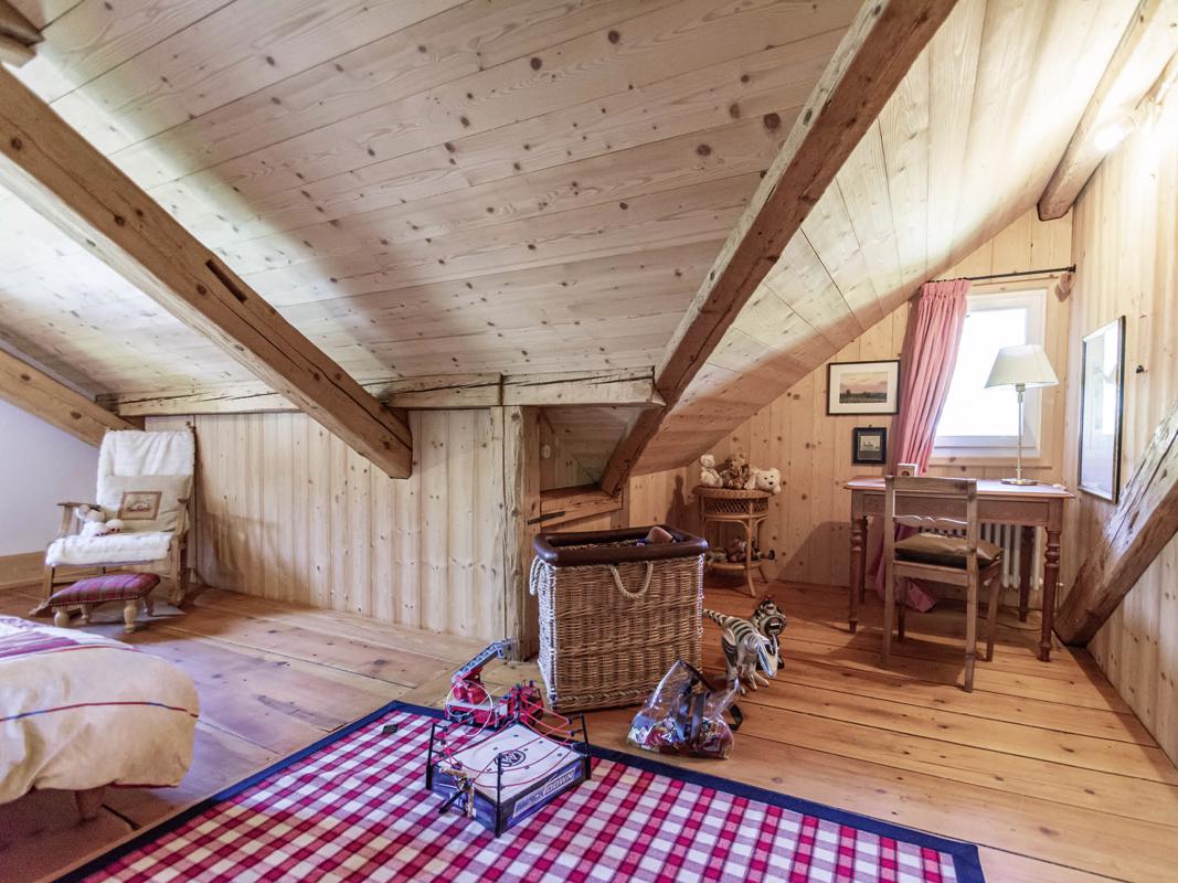 Luxury homes Elegant renovated villa from the Belle epoque surrounded by a large park