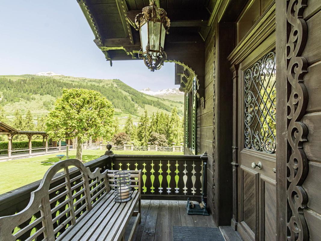 Elegant renovated villa from the Belle epoque surrounded by a large park luxury homes