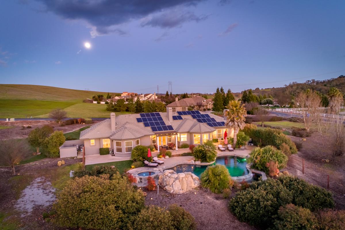 SPANISH LAKES ESTATE California Luxury Homes Mansions For Sale