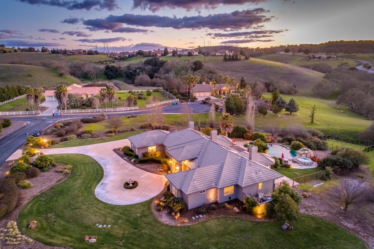 SPANISH LAKES ESTATE California Luxury Homes Mansions For Sale