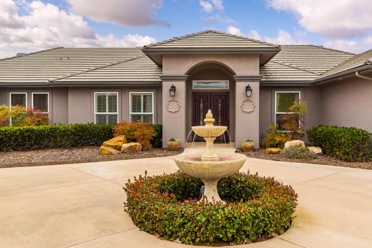 SPANISH LAKES ESTATE California Luxury Homes Mansions For Sale