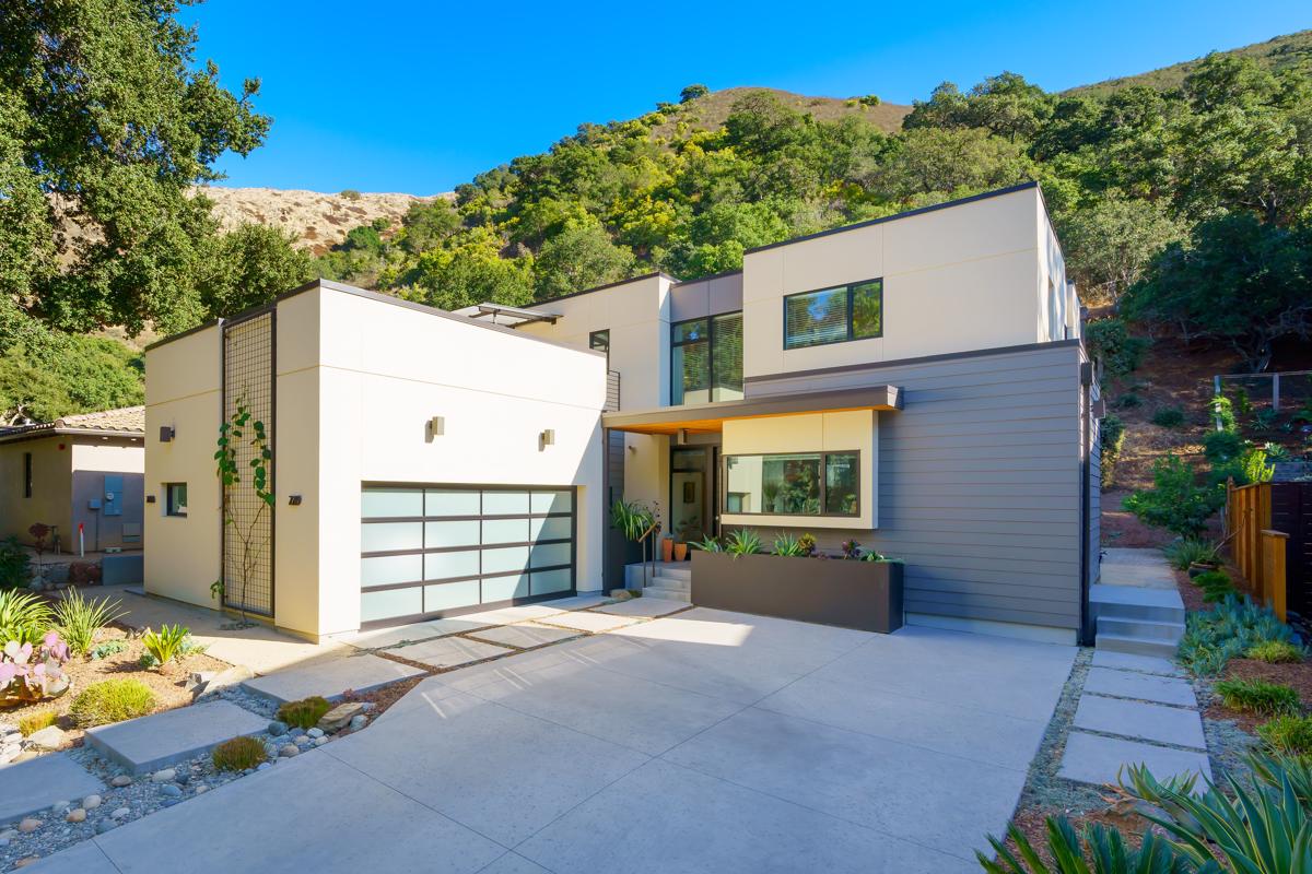 MODERN LUXURY HOME