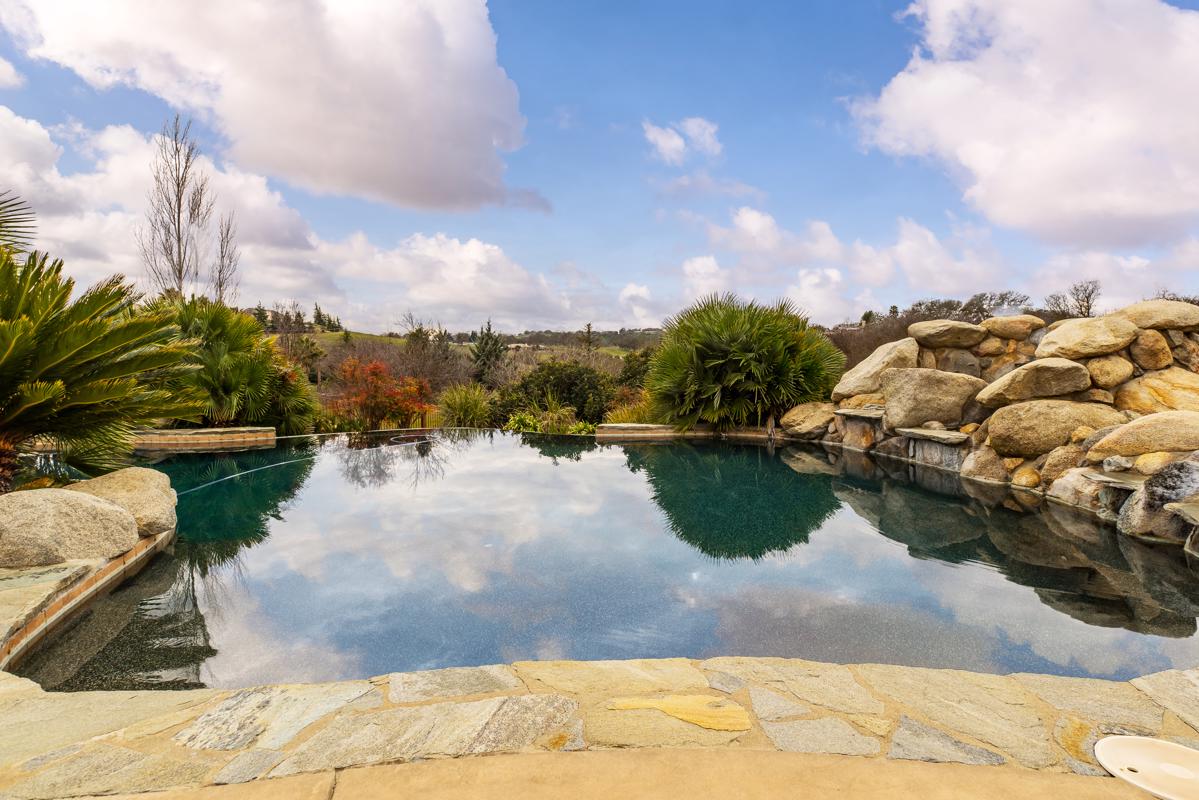 SPANISH LAKES ESTATE California Luxury Homes Mansions For Sale