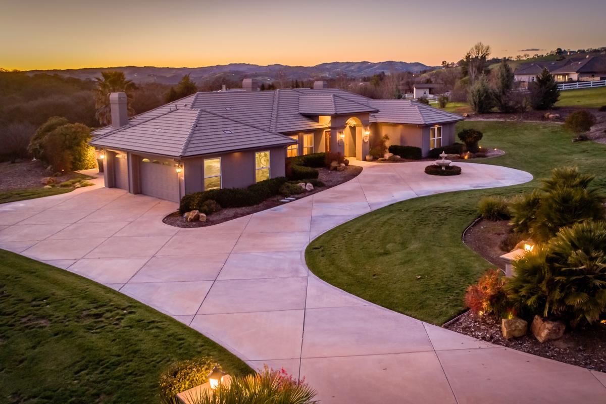 SPANISH LAKES ESTATE California Luxury Homes Mansions For Sale