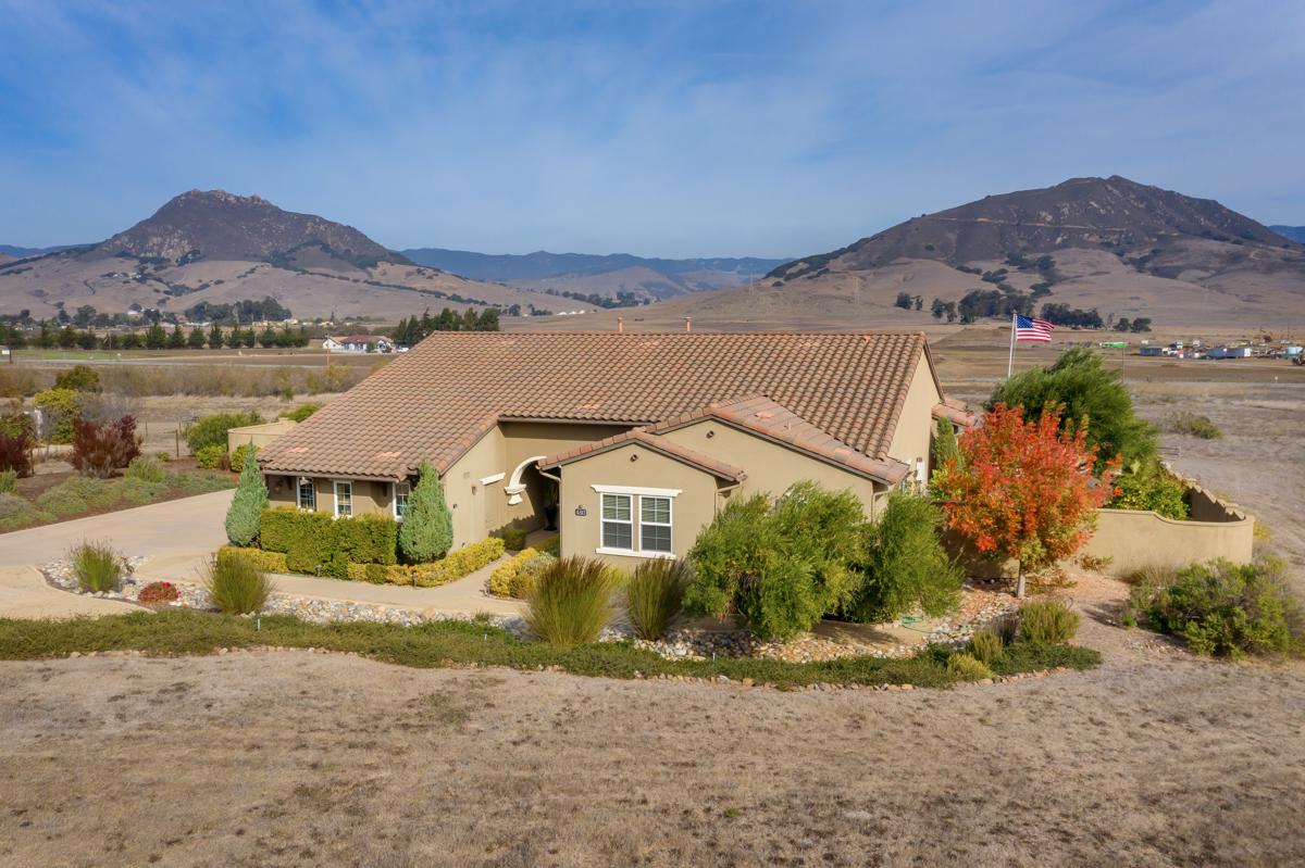 DESIRABLE VALLE VISTA RANCH