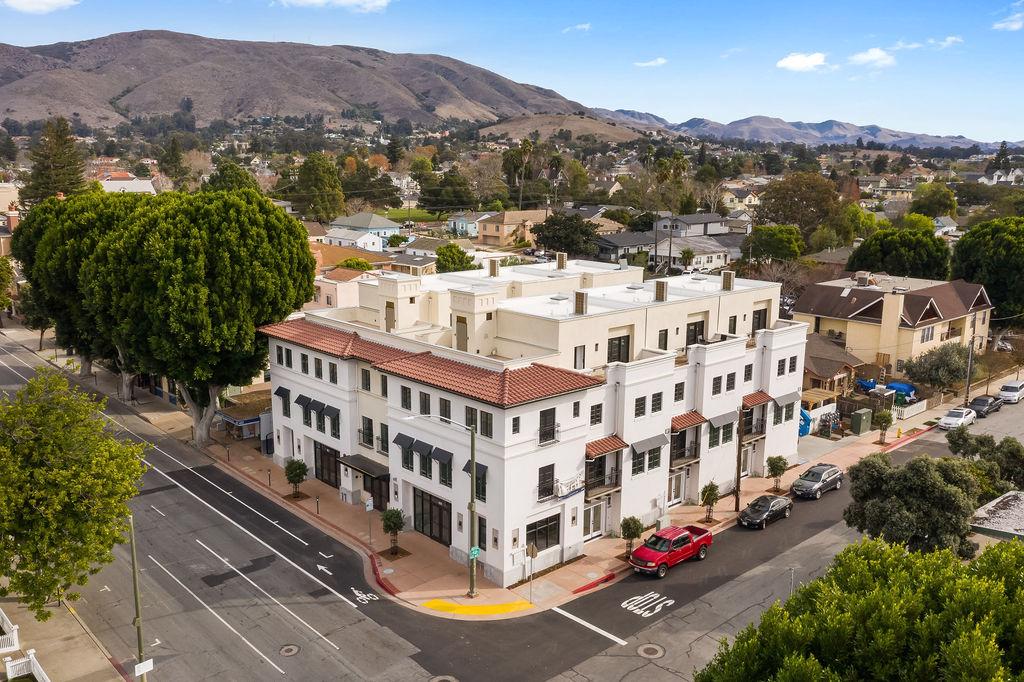 WELCOME TO PASEO CARMEL