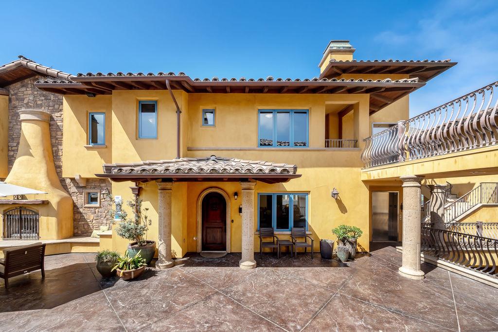 LUXE COASTAL LIVING
