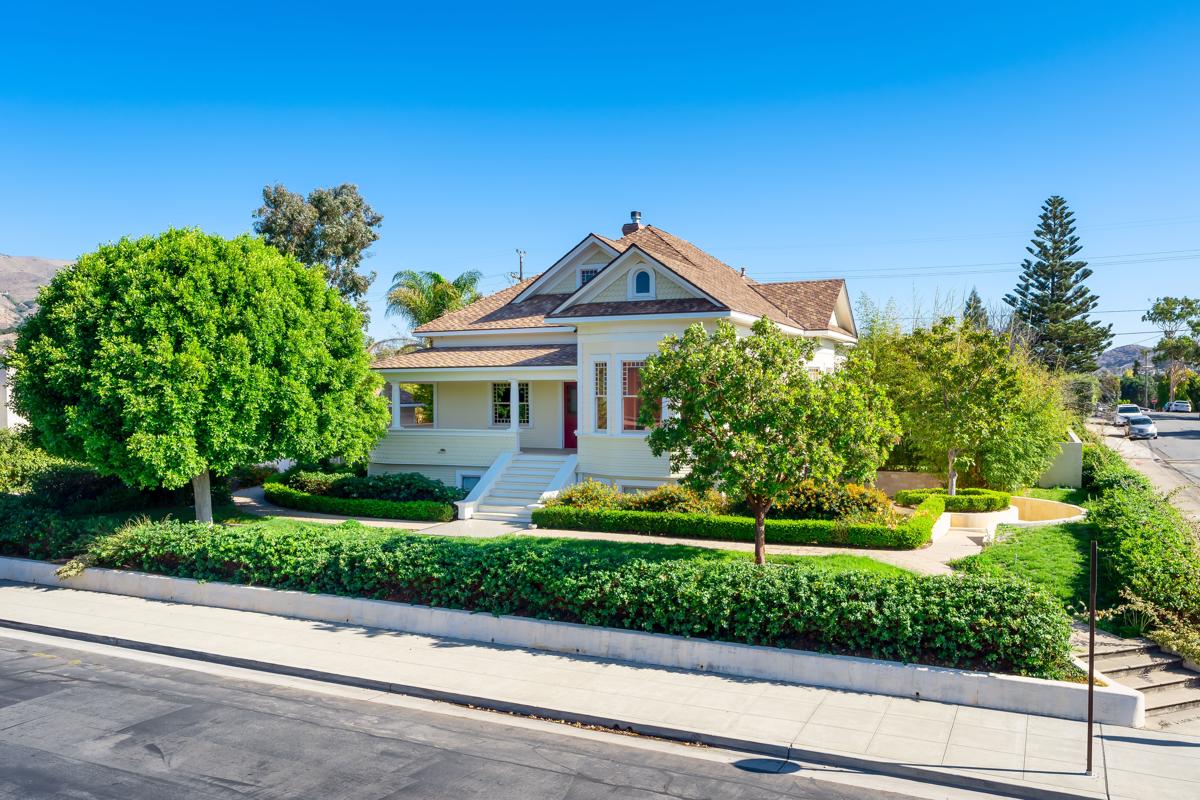 BEAUTIFULLY REMODELED VICTORIAN-ERA HOME