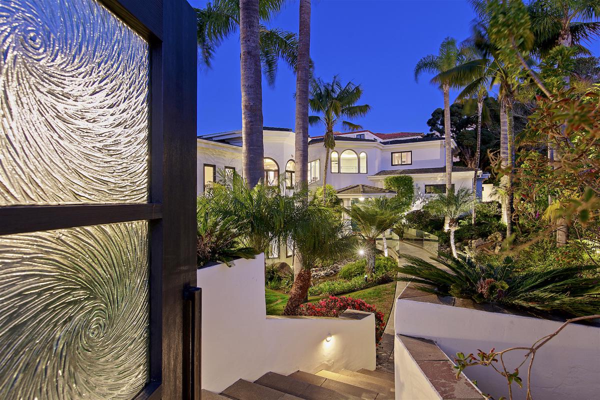 PRIVATE LA JOLLA HILLTOP ESTATE WITH PANORAMIC OCEAN VIEWS California