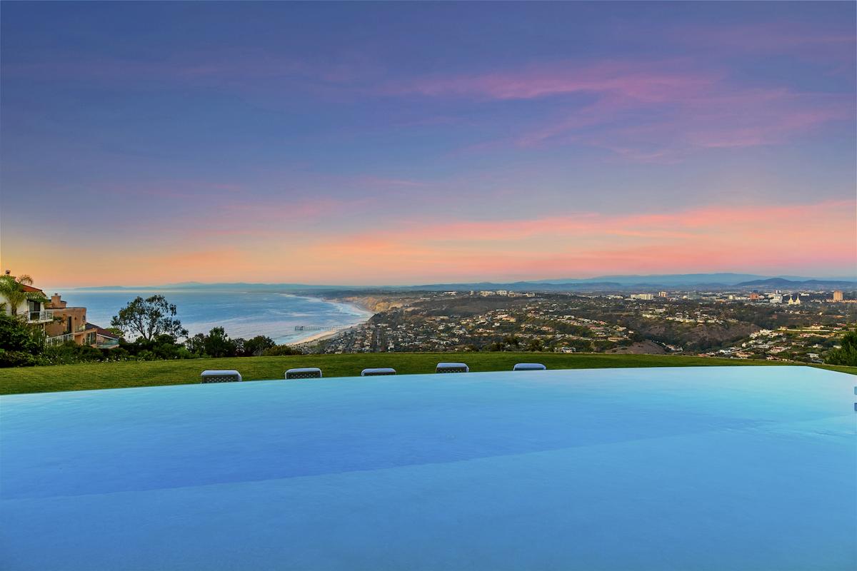 PRIVATE HILLTOP ESTATE WITH PANORAMIC OCEAN VIEWS California Luxury