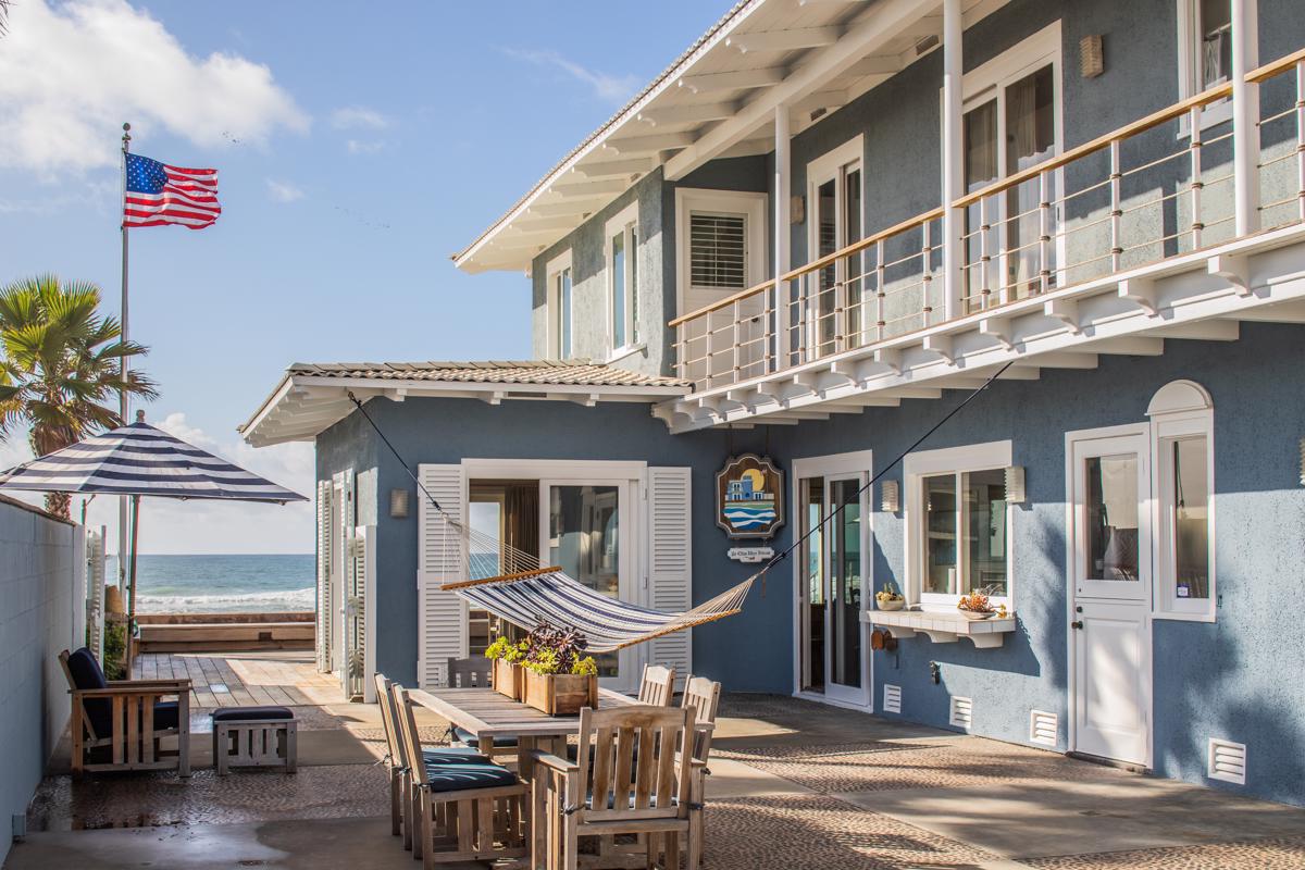 AN IDYLLIC BEACH HAVEN IN DEL MAR California Luxury Homes Mansions