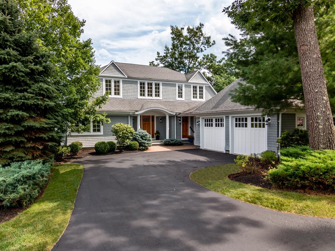 CLASSIC SHINGLE STYLE HOME