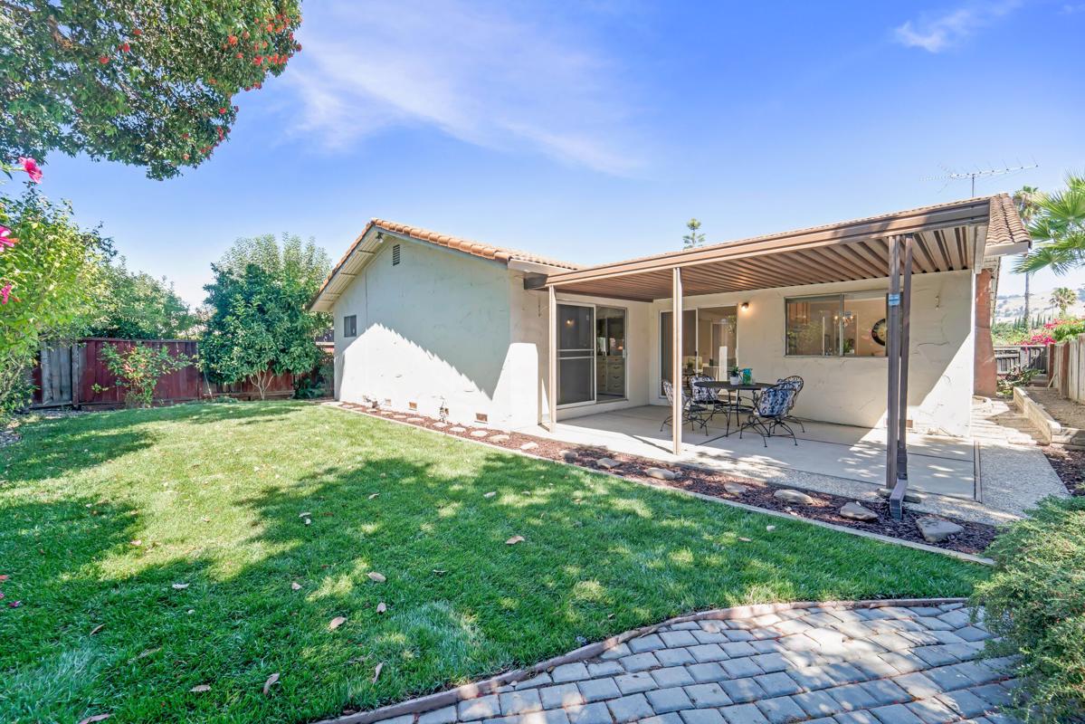 A LOVELY SINGLE STORY HOME California Luxury Homes Mansions For