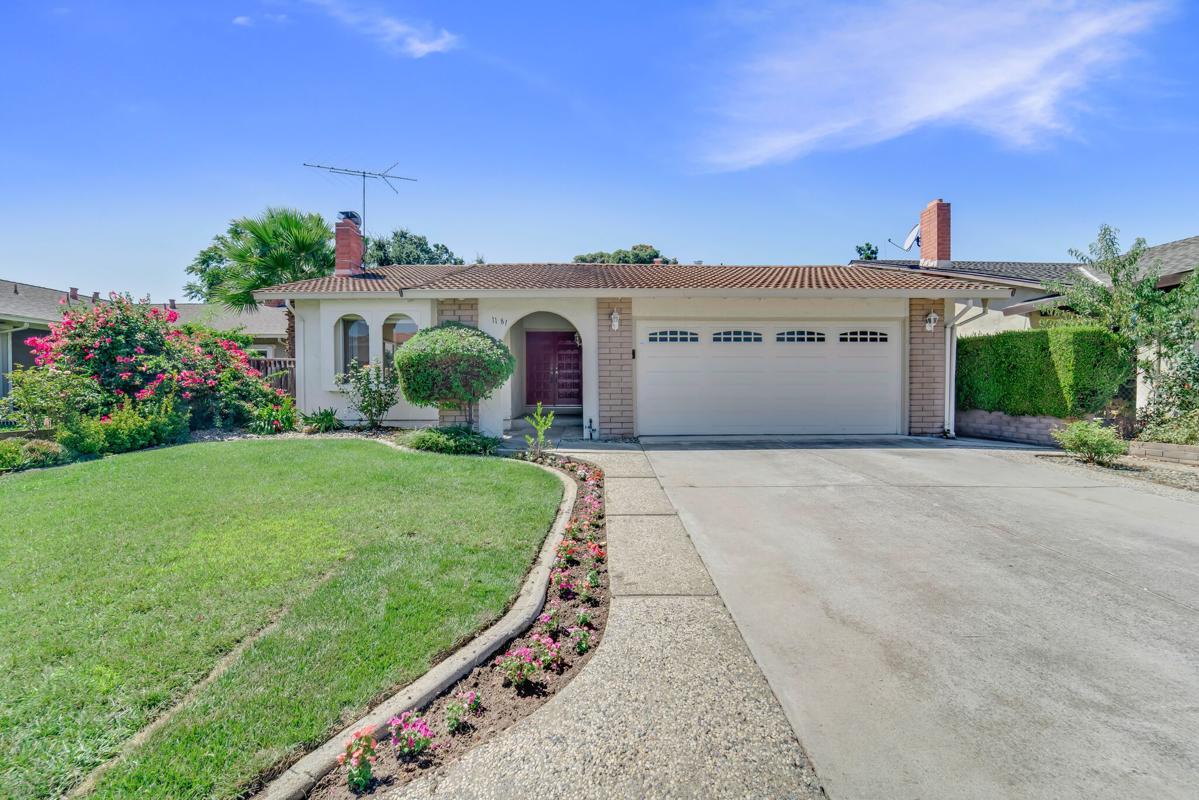 A LOVELY SINGLE STORY HOME California Luxury Homes Mansions For