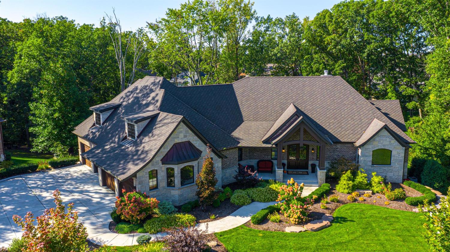 AN EXQUISITE HOME