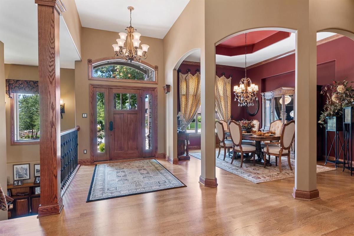 SPRAWLING CUSTOM BUILT RANCH Indiana Luxury Homes Mansions For Sale