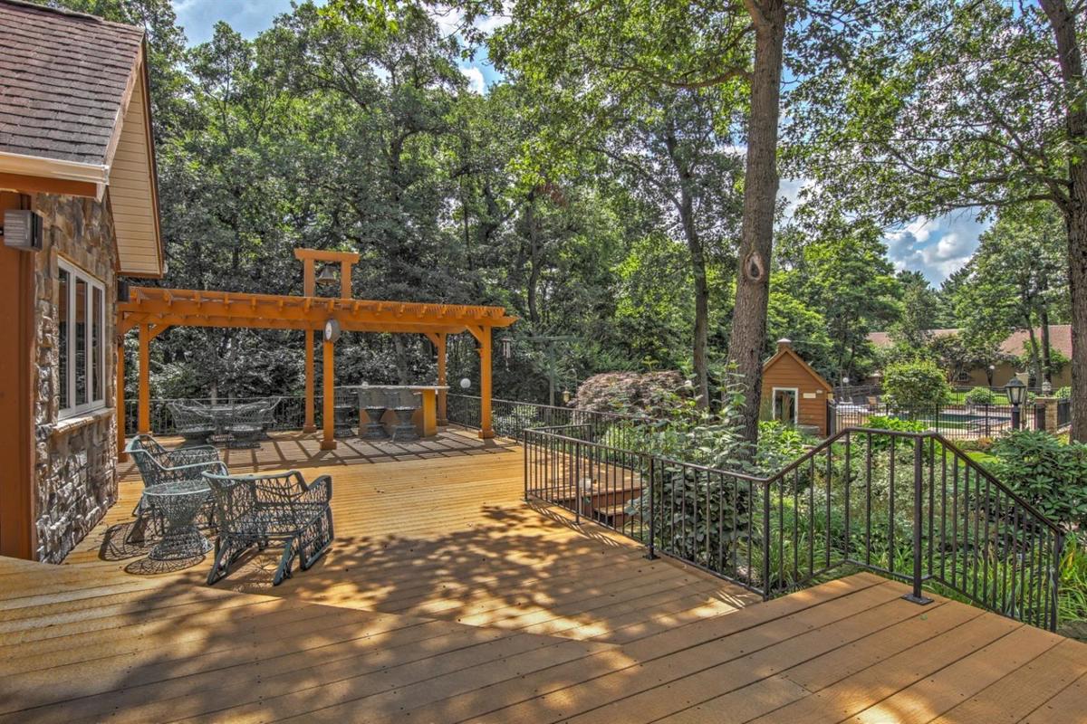 LOVELY LAKE VILLAGE PROPERTY Indiana Luxury Homes Mansions For Sale