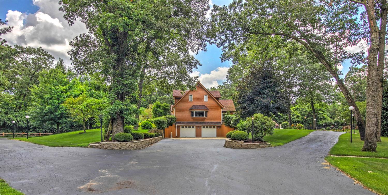 LOVELY LAKE VILLAGE PROPERTY Indiana Luxury Homes Mansions For Sale