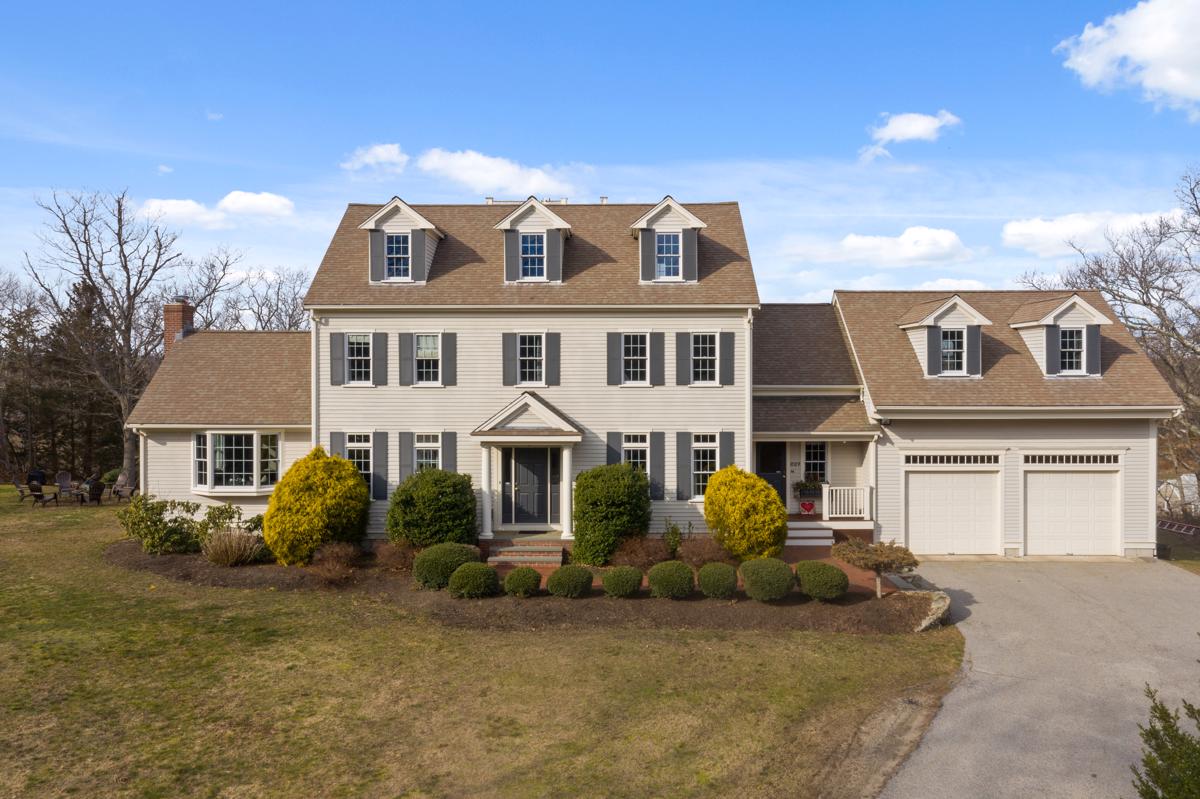 A GORGEOUS COLONIAL
