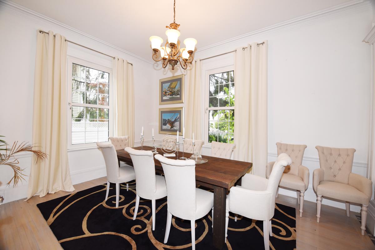 Luxury real estate 亚当斯街的一套公寓