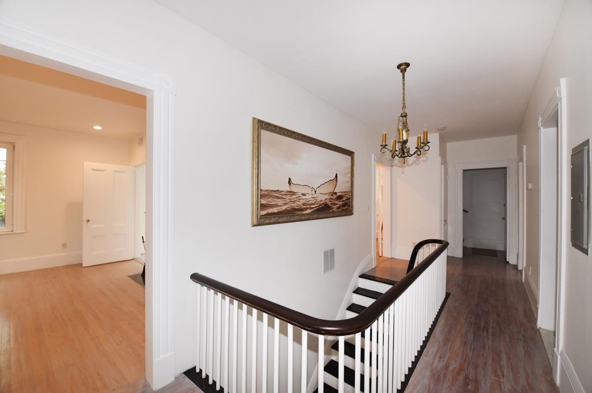 Luxury properties 亚当斯街的一套公寓