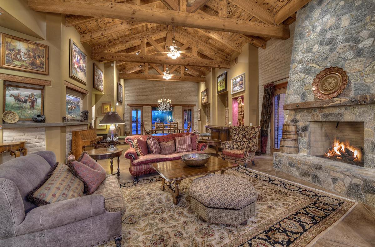 HIDDEN VALLEY RETREAT IN THE HEART OF THE FOOTHILLS Arizona Luxury