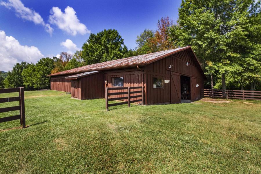 GATED 40 ACRE ESTATE Tennessee Luxury Homes Mansions For Sale