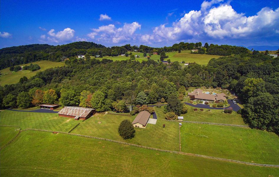 GATED 40 ACRE ESTATE Tennessee Luxury Homes Mansions For Sale