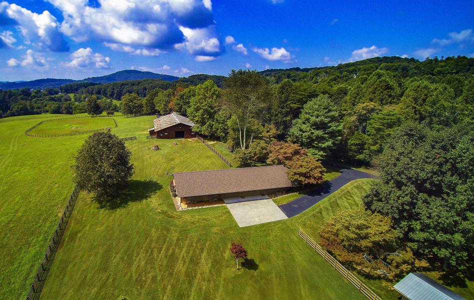 GATED 40 ACRE ESTATE Tennessee Luxury Homes Mansions For Sale