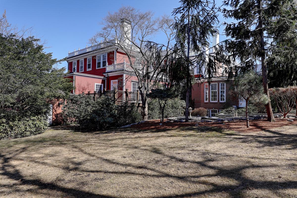 Luxury properties 托马斯·L。哈尔西屋