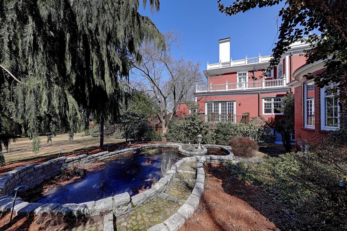 托马斯·L。哈尔西屋 mansions