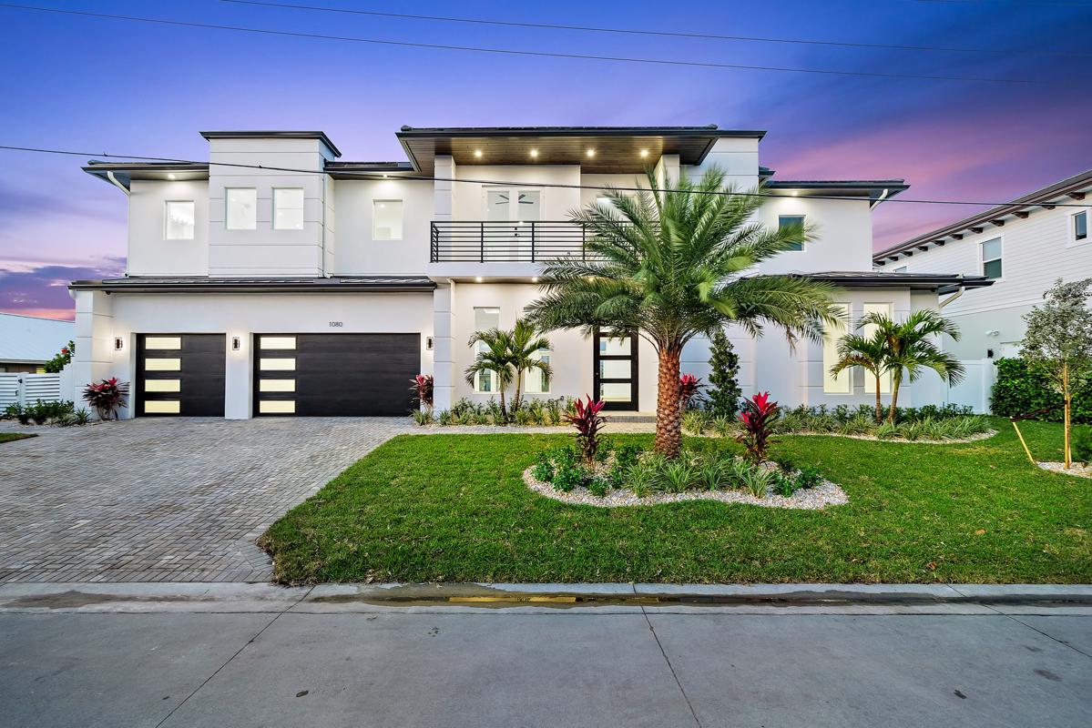 WATERFRONT NEW CONSTRUCTION WITH PANORAMIC VIEWS