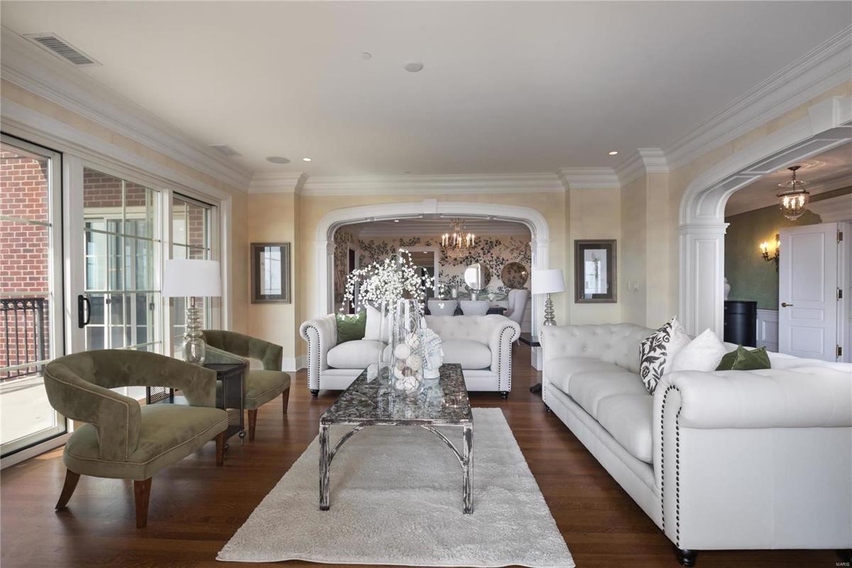 LUXURY CONDOMINIUM Missouri Luxury Homes Mansions For Sale Luxury Portfolio