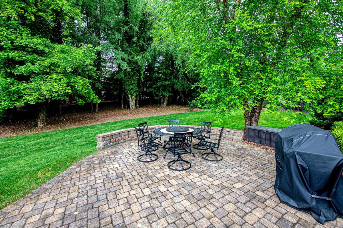 STUNNING HOME IN GATED COMMUNITY North Carolina Luxury Homes