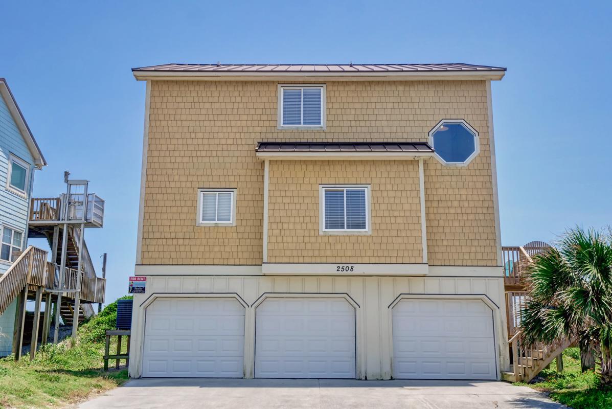 BEAUTIFUL OCEANFRONT HOME ON TOPSAIL ISLAND
