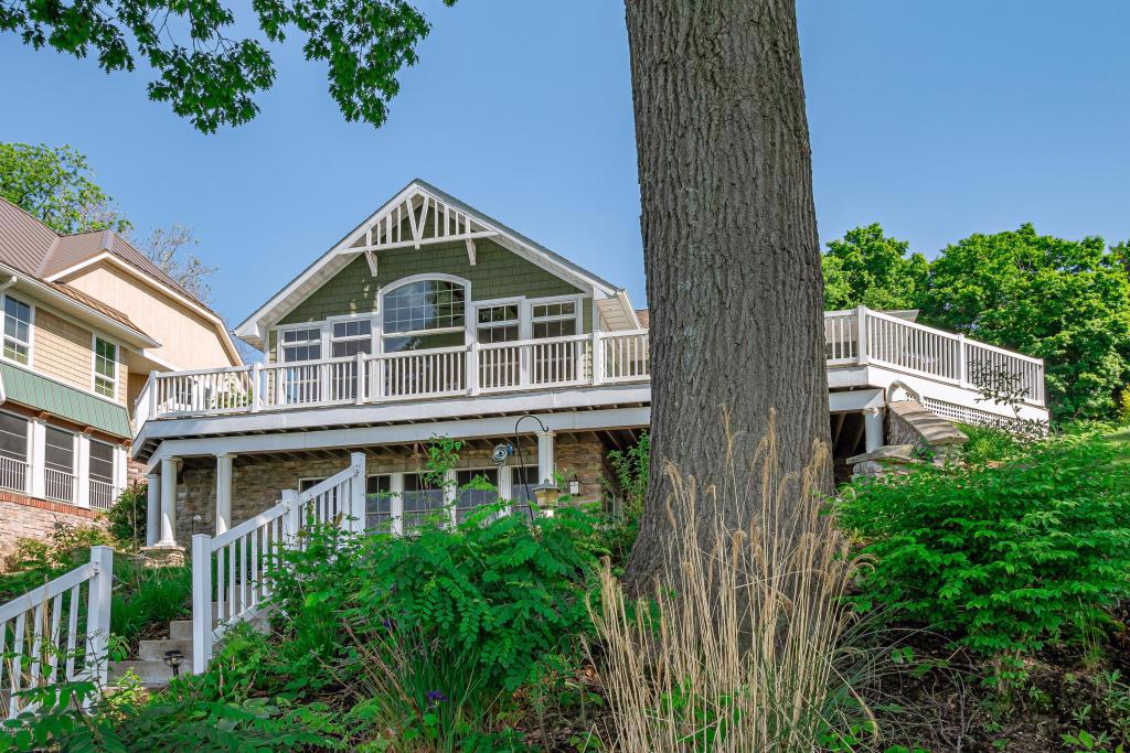 CUSTOM BUILT HOME ON DIAMOND LAKE Michigan Luxury Homes Mansions For Sale Luxury Portfolio