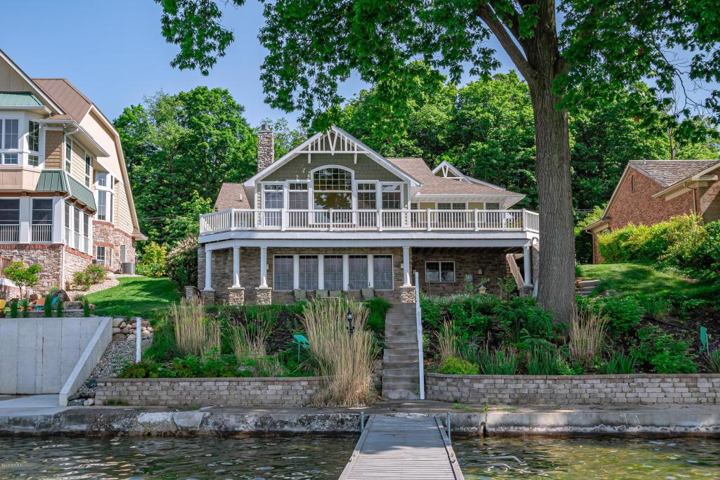 CUSTOM BUILT HOME ON DIAMOND LAKE Michigan Luxury Homes Mansions