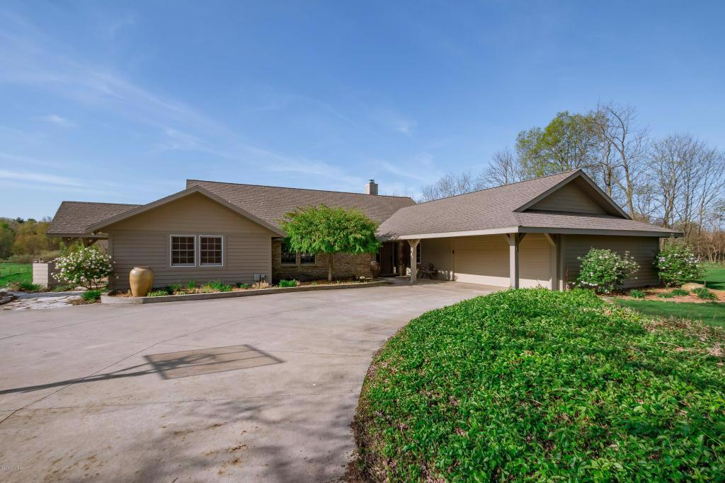 SPECTACULAR 30 ACRE PROPERTY Michigan Luxury Homes Mansions For