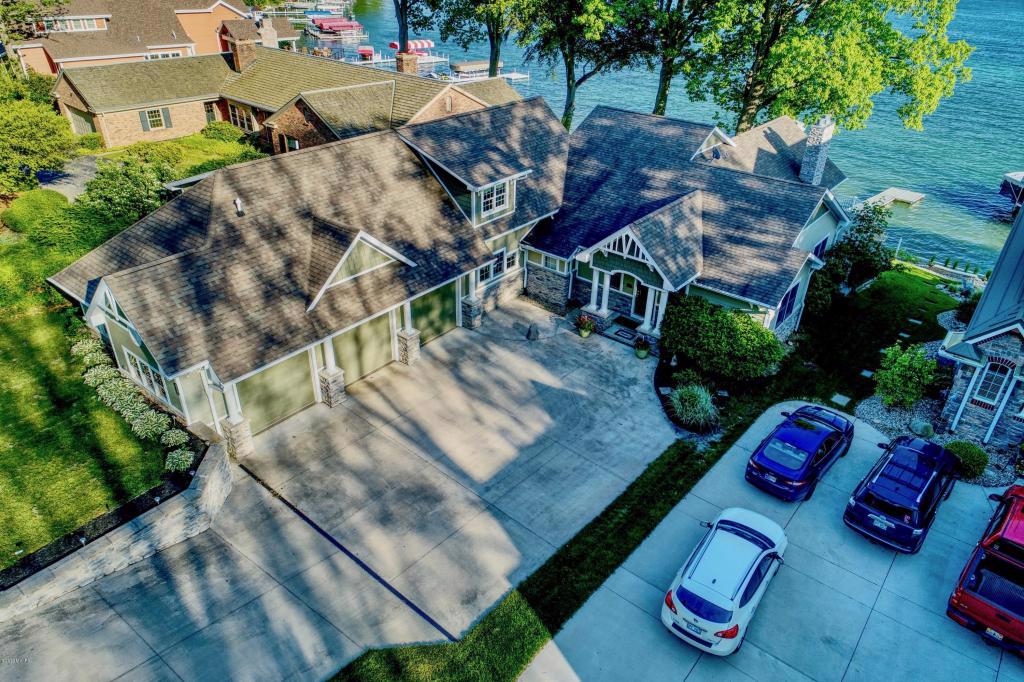 CUSTOM BUILT HOME ON DIAMOND LAKE Michigan Luxury Homes Mansions