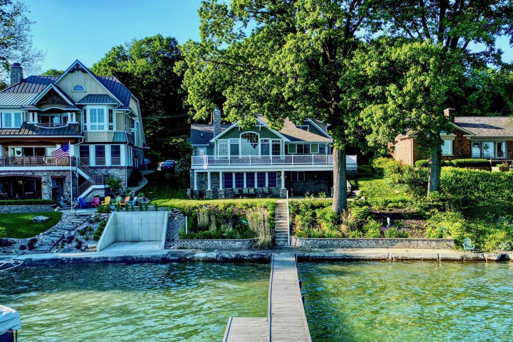 CUSTOM BUILT HOME ON DIAMOND LAKE Michigan Luxury Homes Mansions For Sale Luxury Portfolio