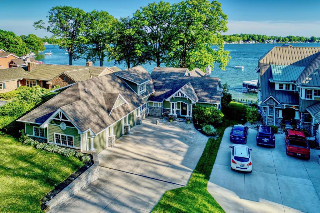 CUSTOM BUILT HOME ON DIAMOND LAKE Michigan Luxury Homes Mansions
