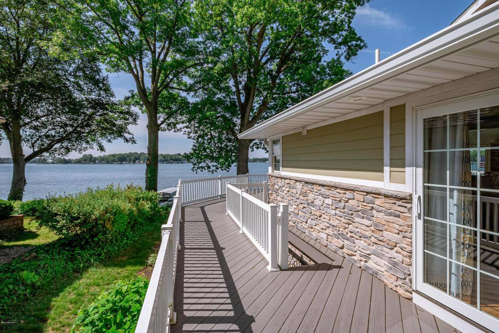 CUSTOM BUILT HOME ON DIAMOND LAKE Michigan Luxury Homes Mansions For Sale Luxury Portfolio